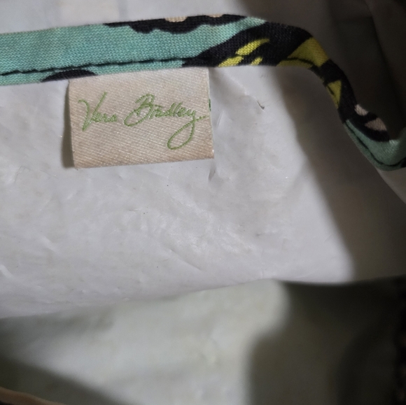 Lovely Vera Bradley Island Blooms Tote - Picture 4 of 7